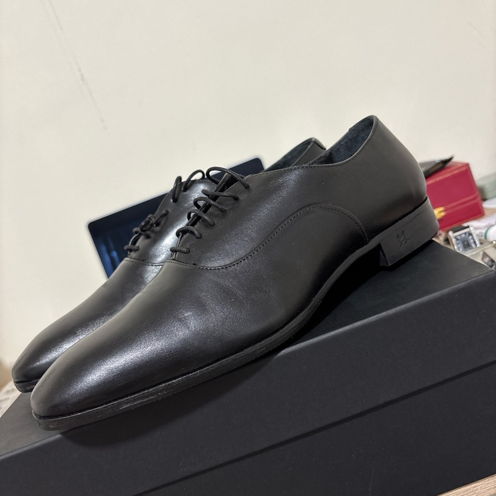 Karl Lagerfeld Black Leather Oxfords